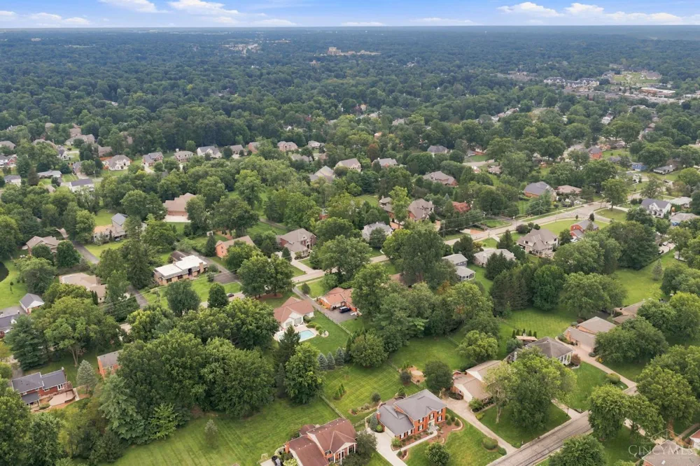 9871 Zig Zag Road Montgomery, OH 45242