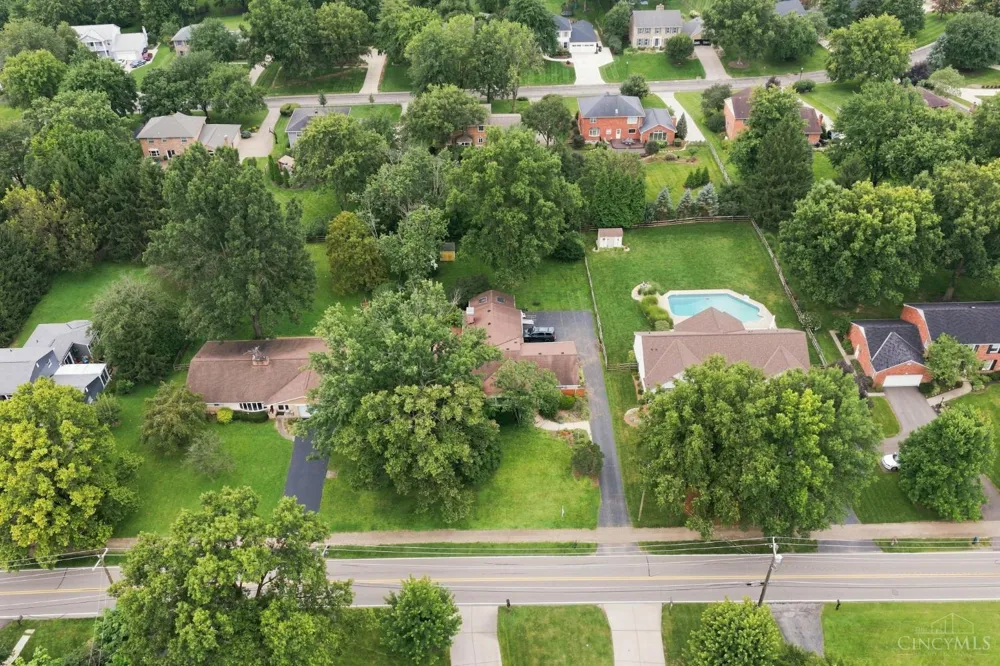 9871 Zig Zag Road Montgomery, OH 45242