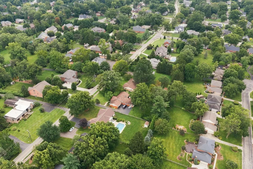 9871 Zig Zag Road Montgomery, OH 45242