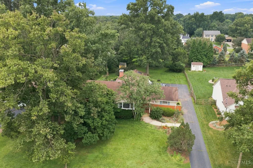 9871 Zig Zag Road Montgomery, OH 45242