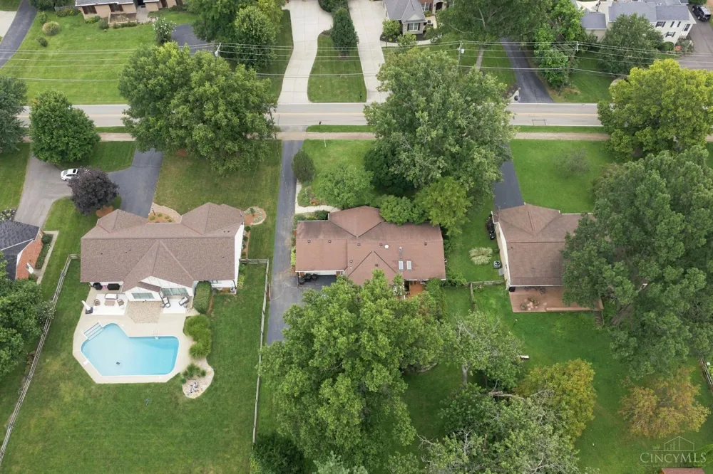 9871 Zig Zag Road Montgomery, OH 45242