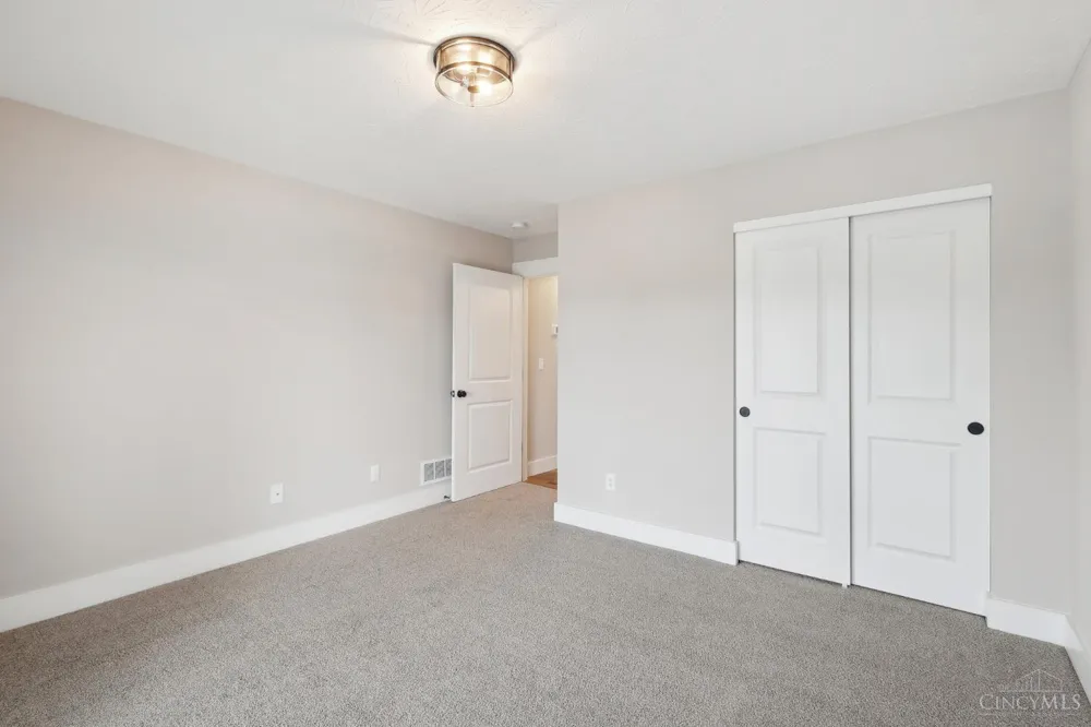 5019 Waterford Lane Middletown, OH 45042