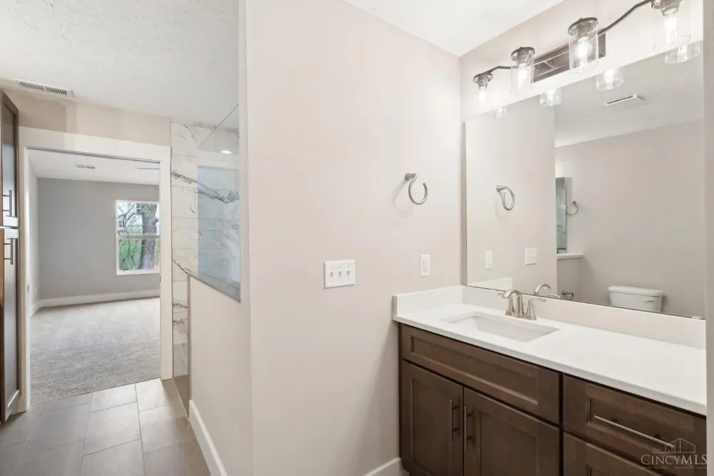 5019 Waterford Lane Middletown, OH 45042