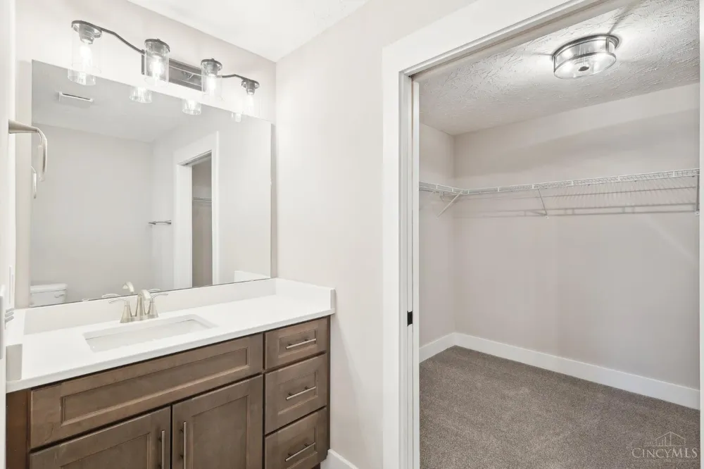 5019 Waterford Lane Middletown, OH 45042