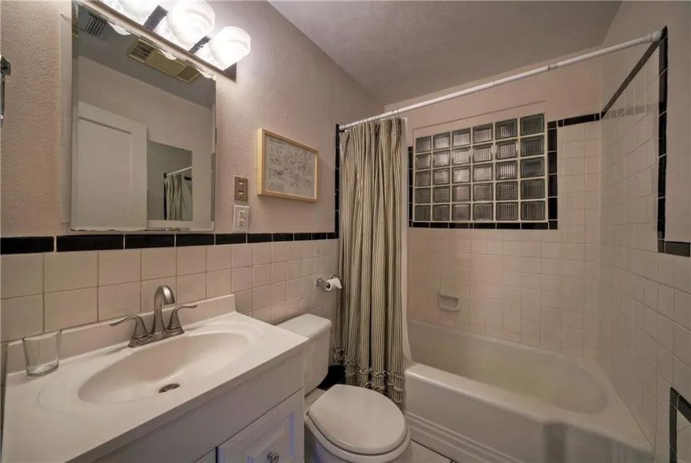 4415 Rosedale Avenue Austin, TX 78756