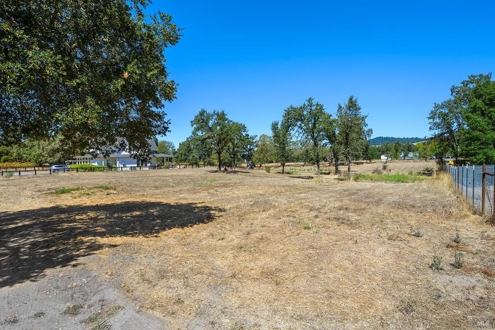 659 Red Tail Road Healdsburg, CA 95448