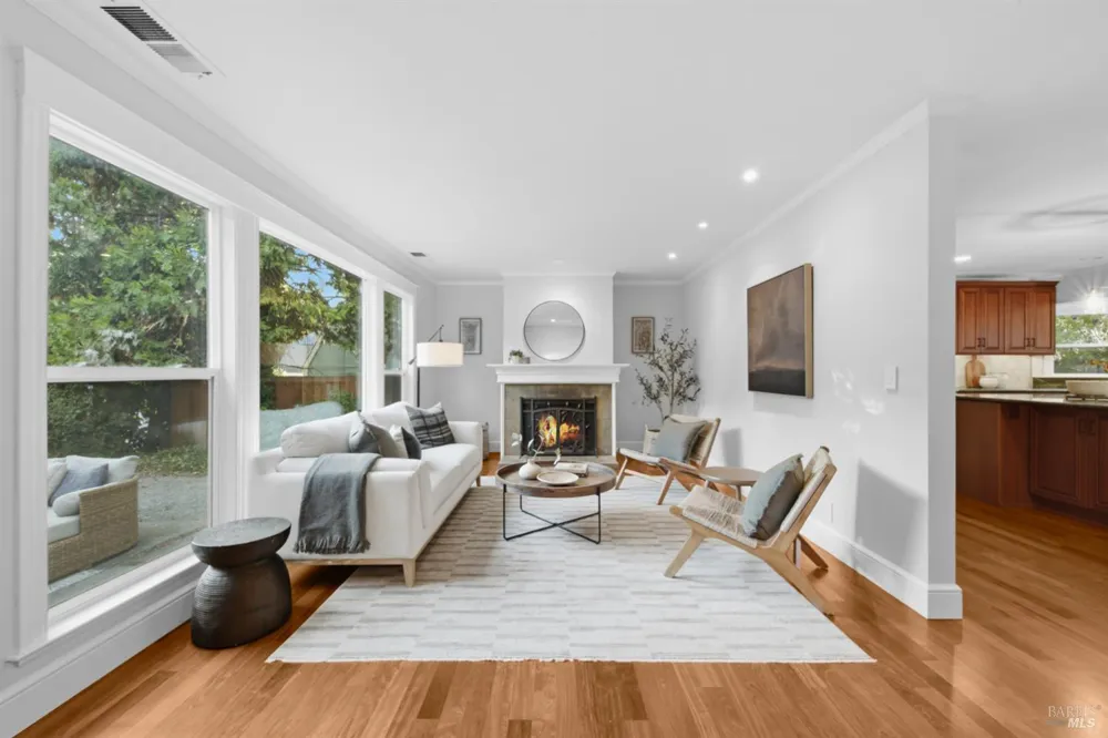 107 Baruna Court Novato, CA 94945