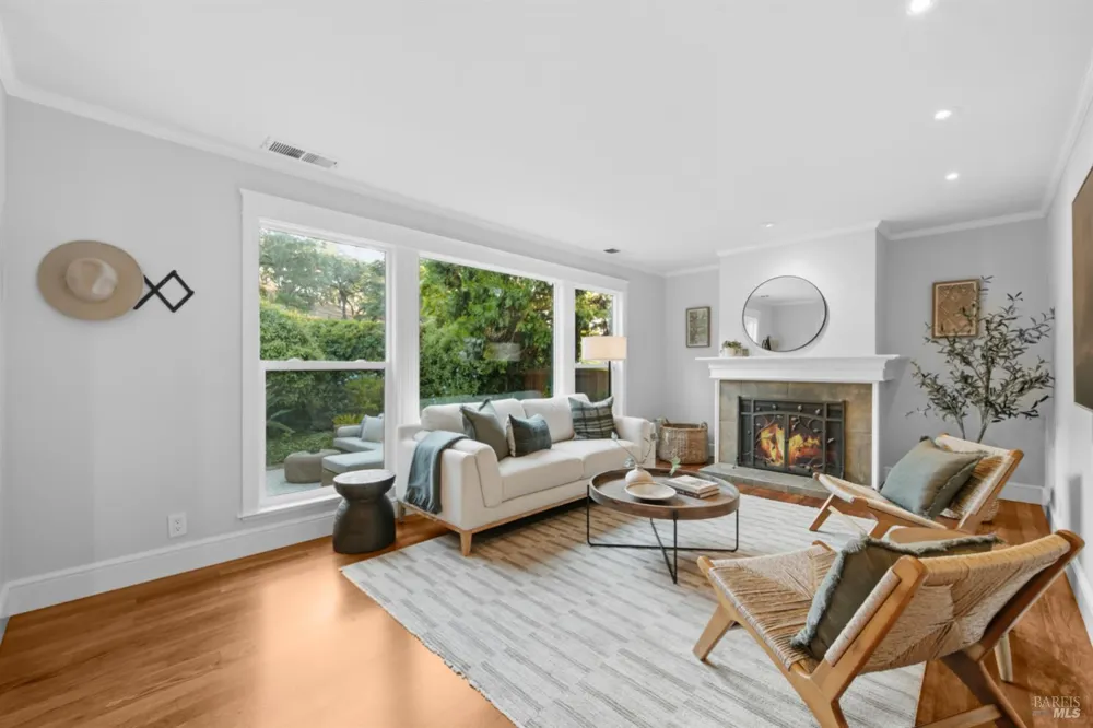 107 Baruna Court Novato, CA 94945