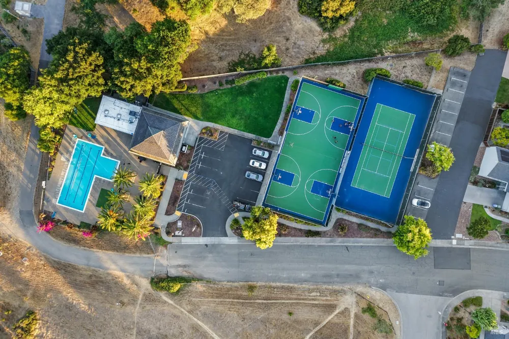 107 Baruna Court Novato, CA 94945