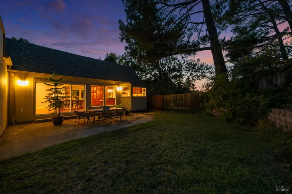 107 Baruna Court Novato, CA 94945