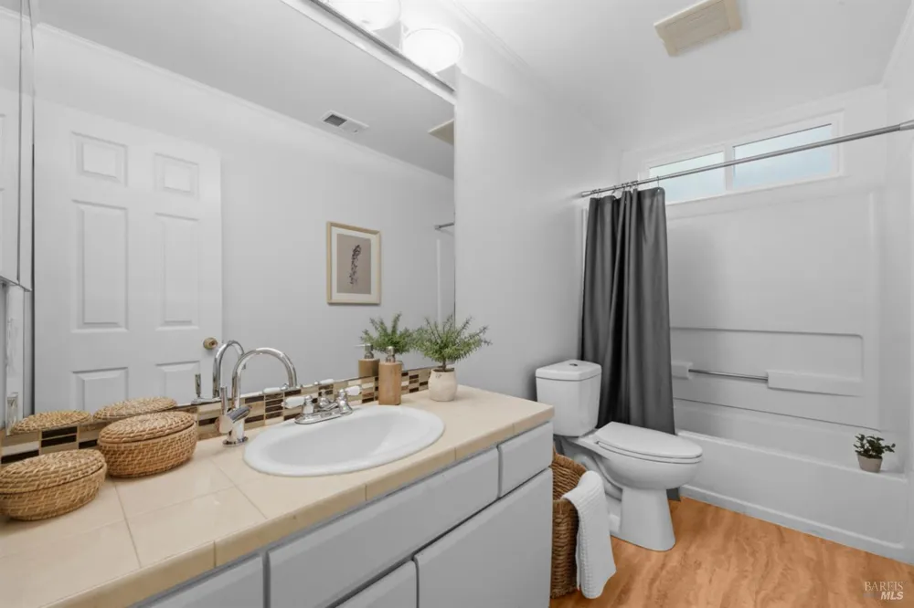 107 Baruna Court Novato, CA 94945