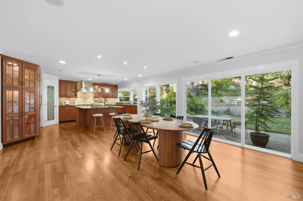 107 Baruna Court Novato, CA 94945