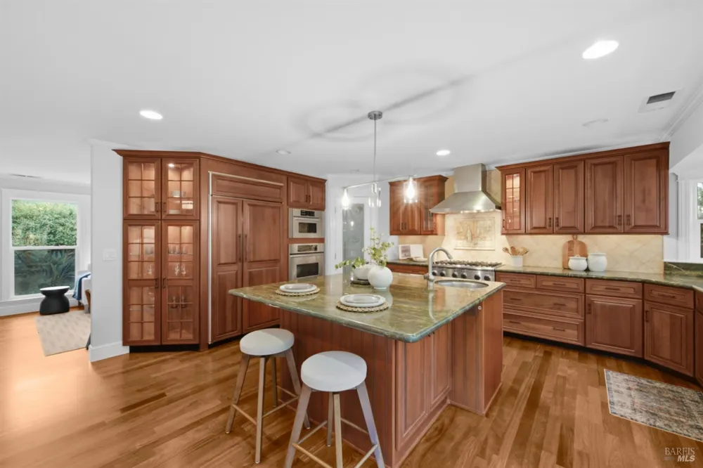 107 Baruna Court Novato, CA 94945