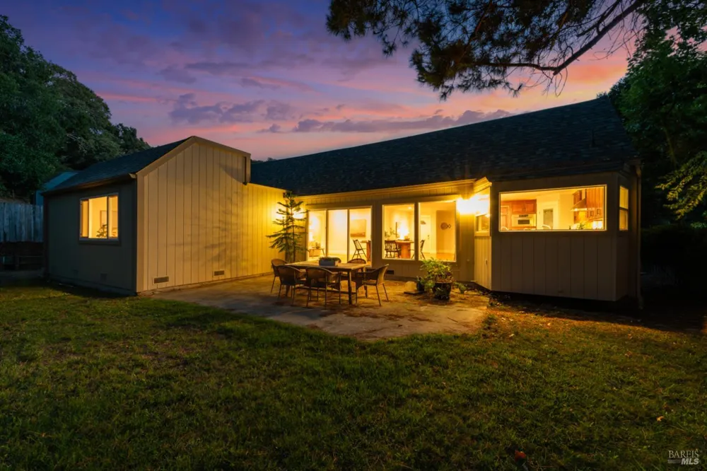 107 Baruna Court Novato, CA 94945