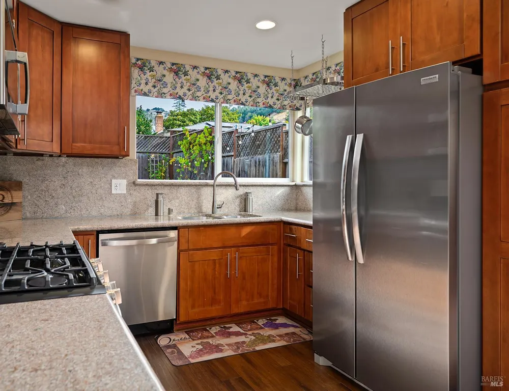 5305 San Luis Avenue Santa Rosa, CA 95409