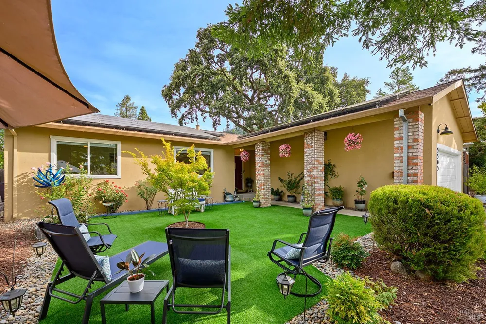 5305 San Luis Avenue Santa Rosa, CA 95409