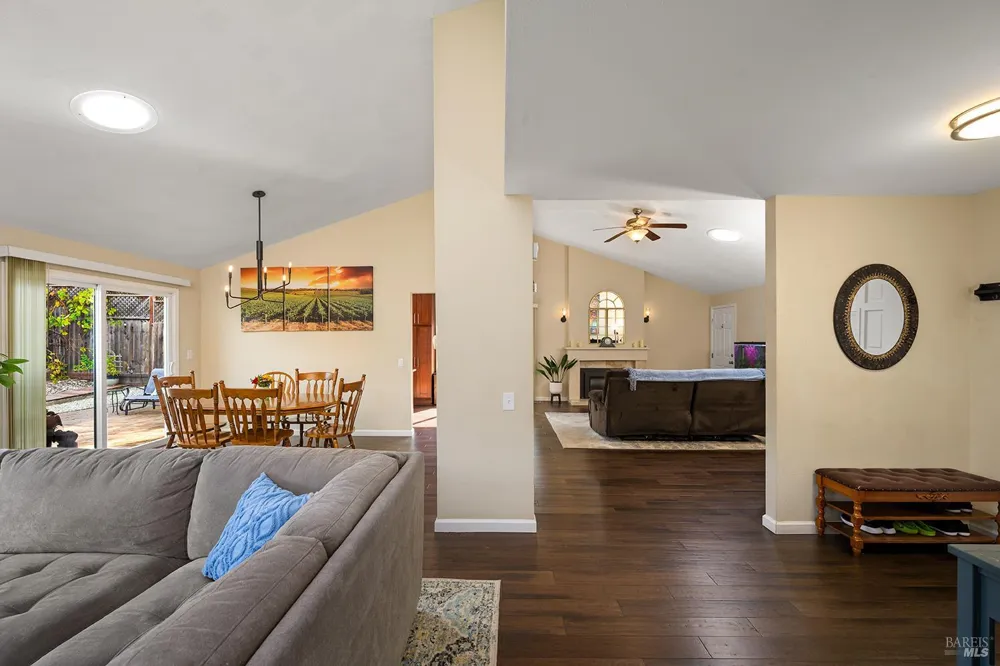 5305 San Luis Avenue Santa Rosa, CA 95409