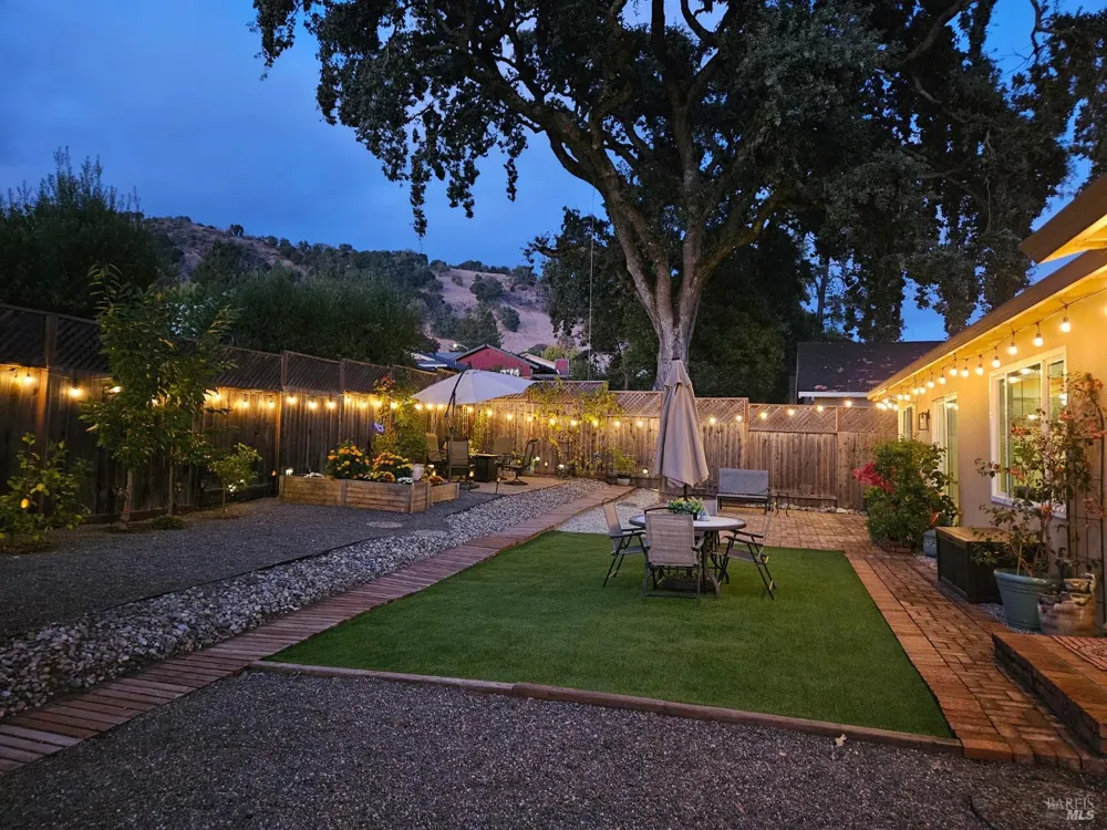5305 San Luis Avenue Santa Rosa, CA 95409