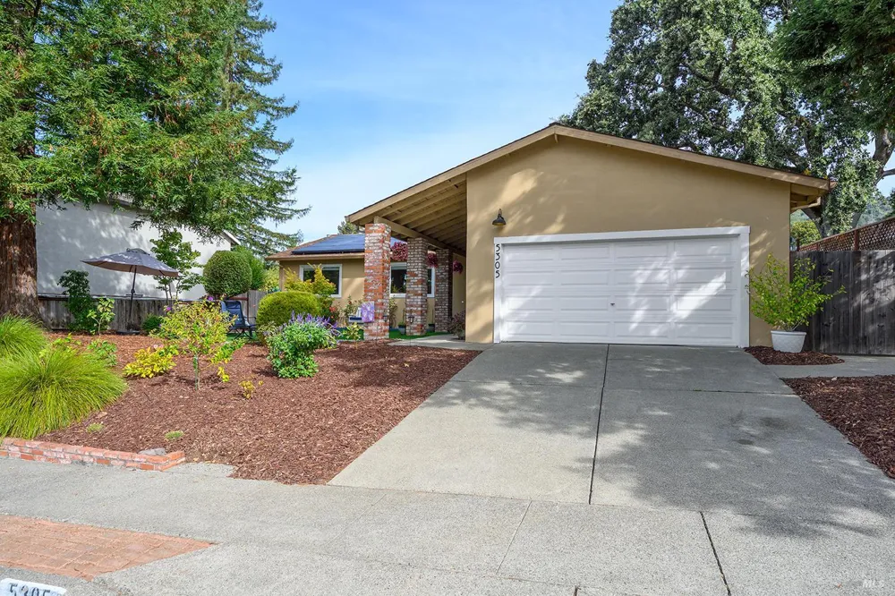 5305 San Luis Avenue Santa Rosa, CA 95409