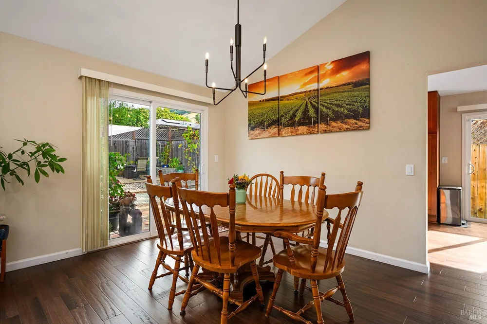 5305 San Luis Avenue Santa Rosa, CA 95409