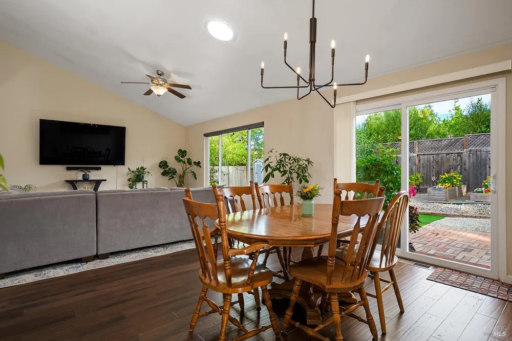 5305 San Luis Avenue Santa Rosa, CA 95409