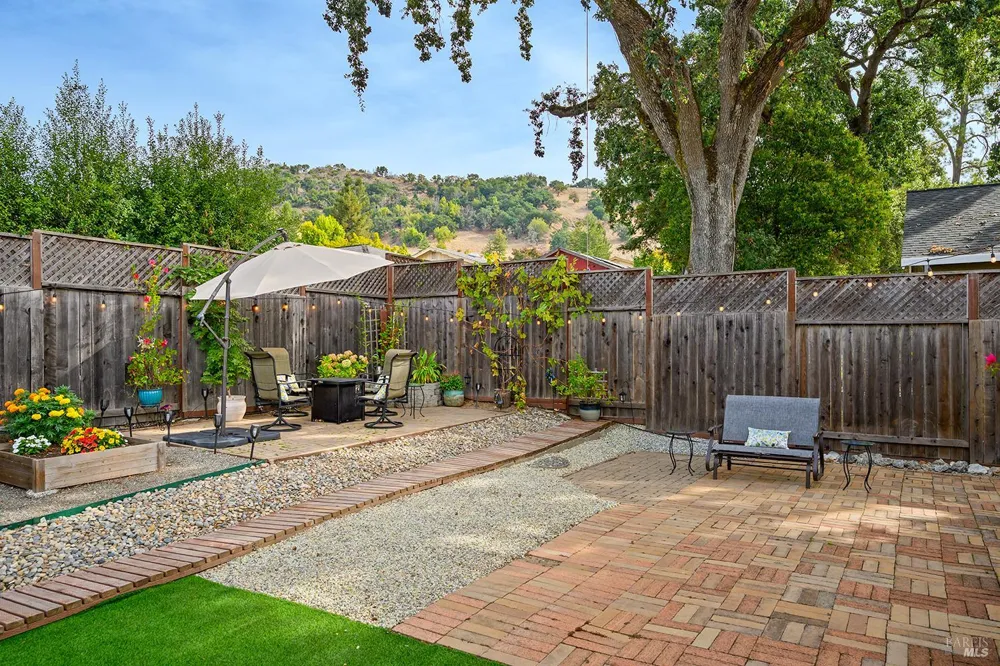 5305 San Luis Avenue Santa Rosa, CA 95409
