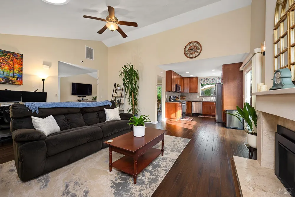 5305 San Luis Avenue Santa Rosa, CA 95409
