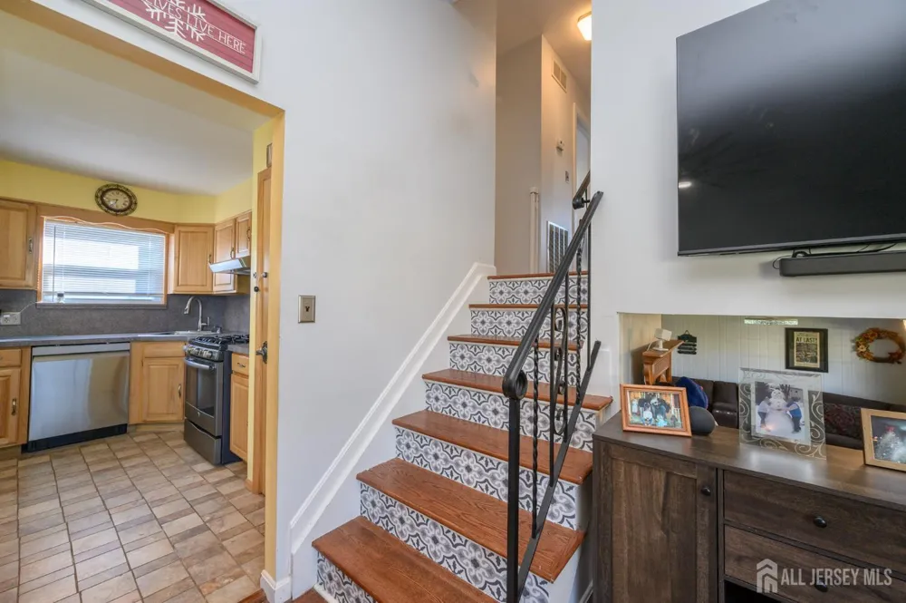 71 Aberdeen Avenue Iselin, NJ 08830