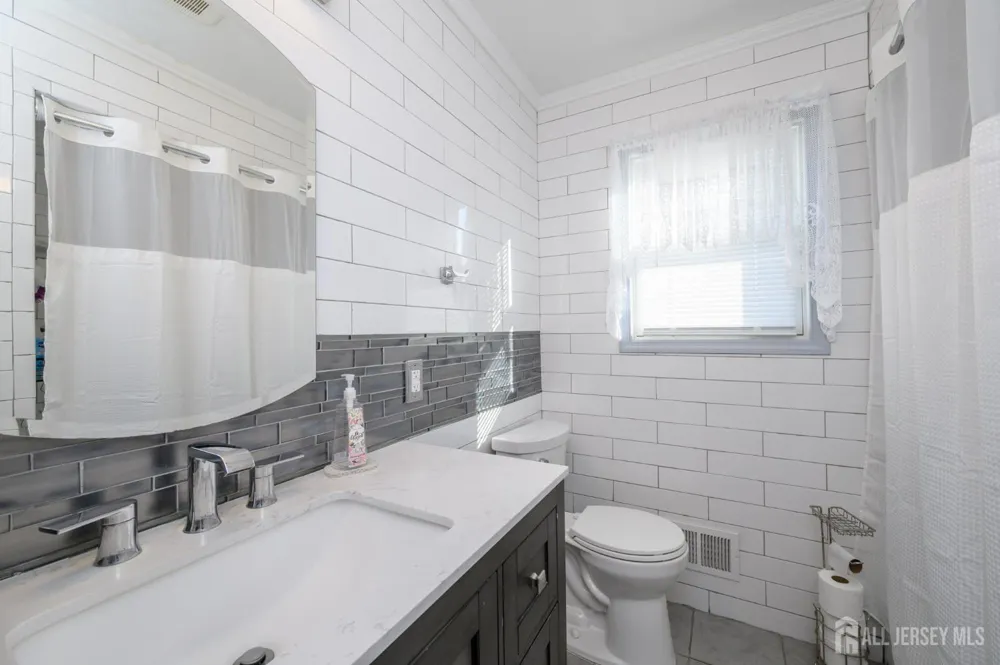 71 Aberdeen Avenue Iselin, NJ 08830