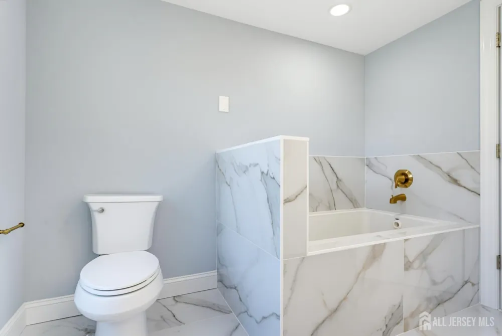 10 Snyder Avenue Sayreville, NJ 08872