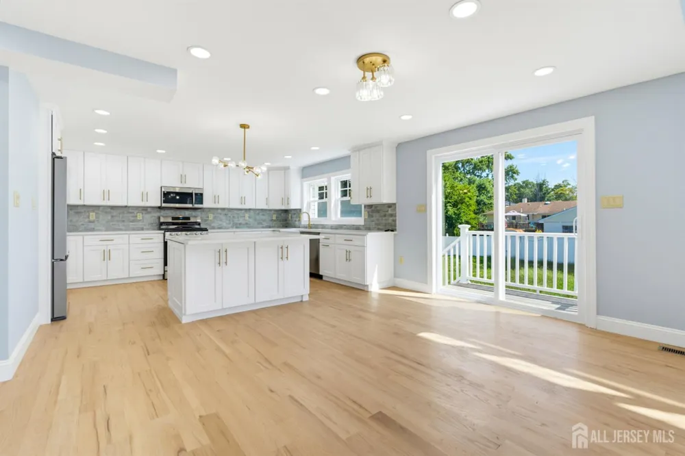 10 Snyder Avenue Sayreville, NJ 08872