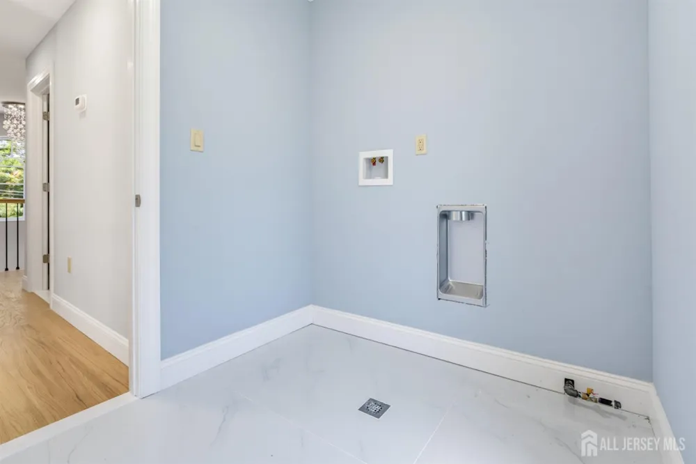10 Snyder Avenue Sayreville, NJ 08872