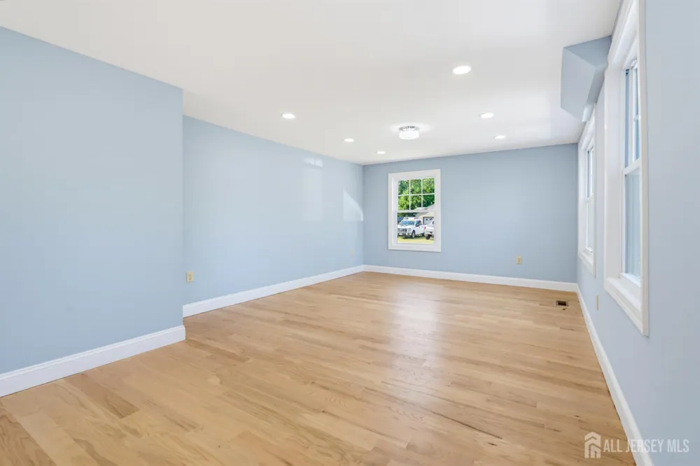 10 Snyder Avenue Sayreville, NJ 08872