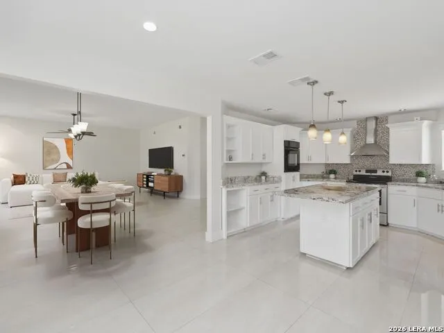 1147 Quail Hollow Laredo, TX 78045
