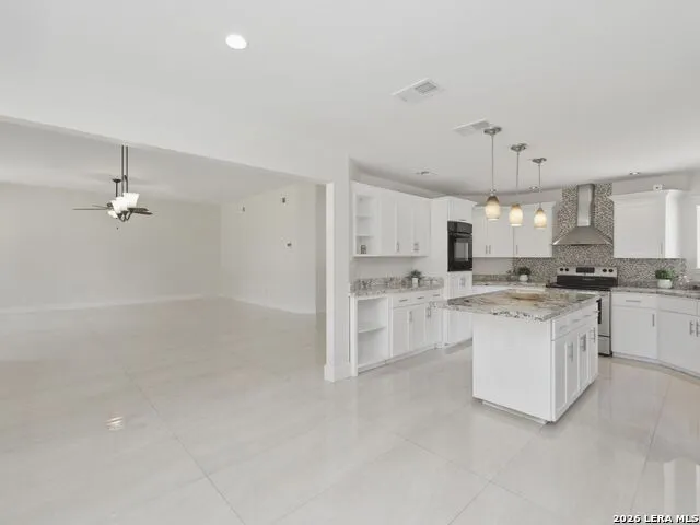 1147 Quail Hollow Laredo, TX 78045