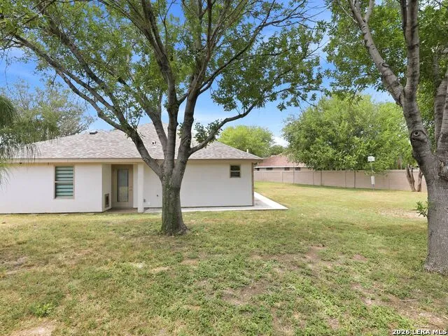 1147 Quail Hollow Laredo, TX 78045
