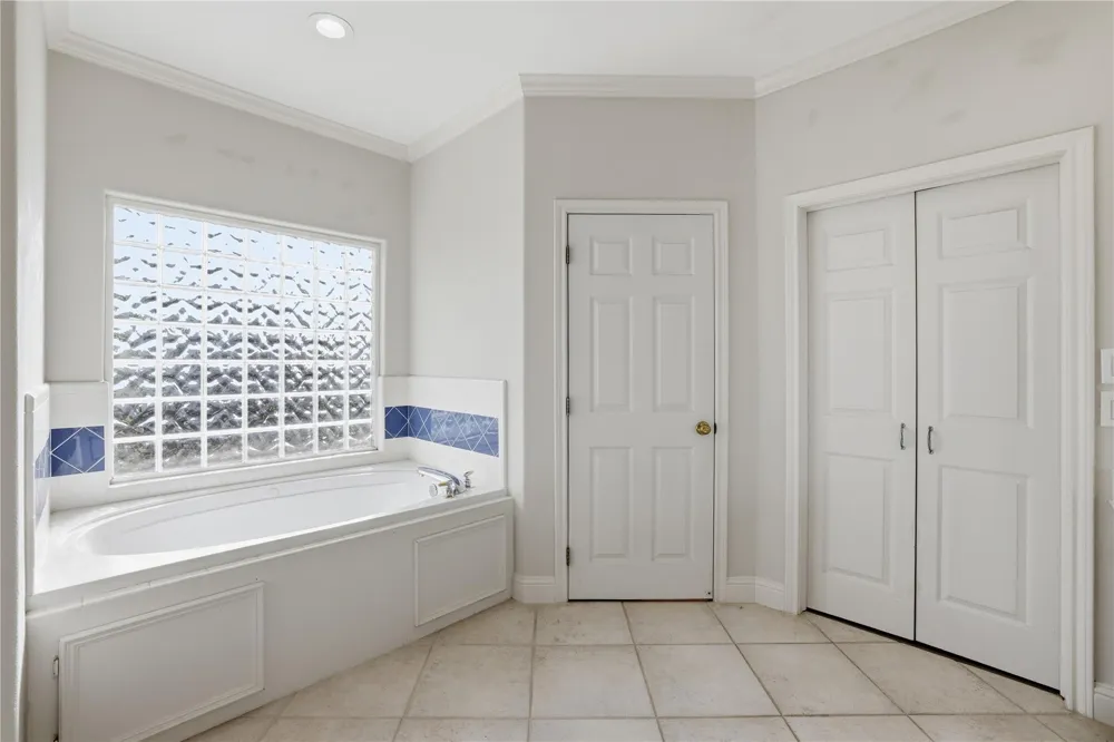 414 Westerly Tiki Island, TX 77554