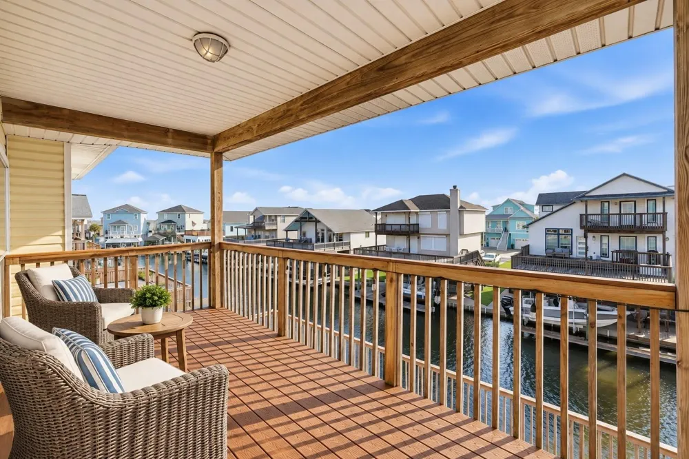 414 Westerly Tiki Island, TX 77554