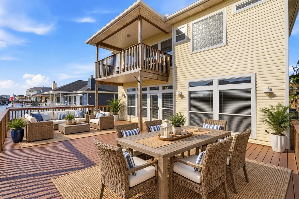 414 Westerly Tiki Island, TX 77554
