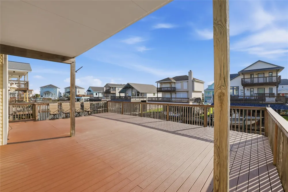 414 Westerly Tiki Island, TX 77554