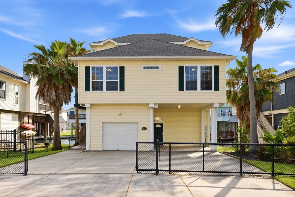 414 Westerly Tiki Island, TX 77554