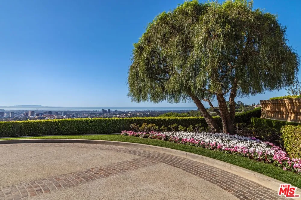 1309 Davies Drive Beverly Hills, CA 90210