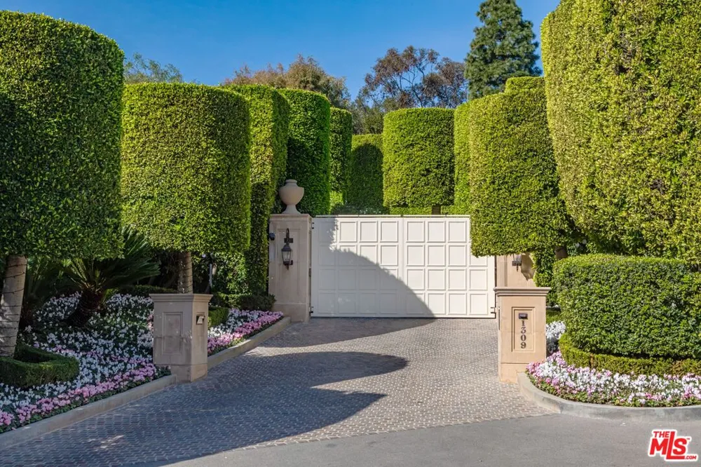 1309 Davies Drive Beverly Hills, CA 90210