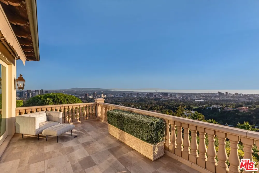 1309 Davies Drive Beverly Hills, CA 90210