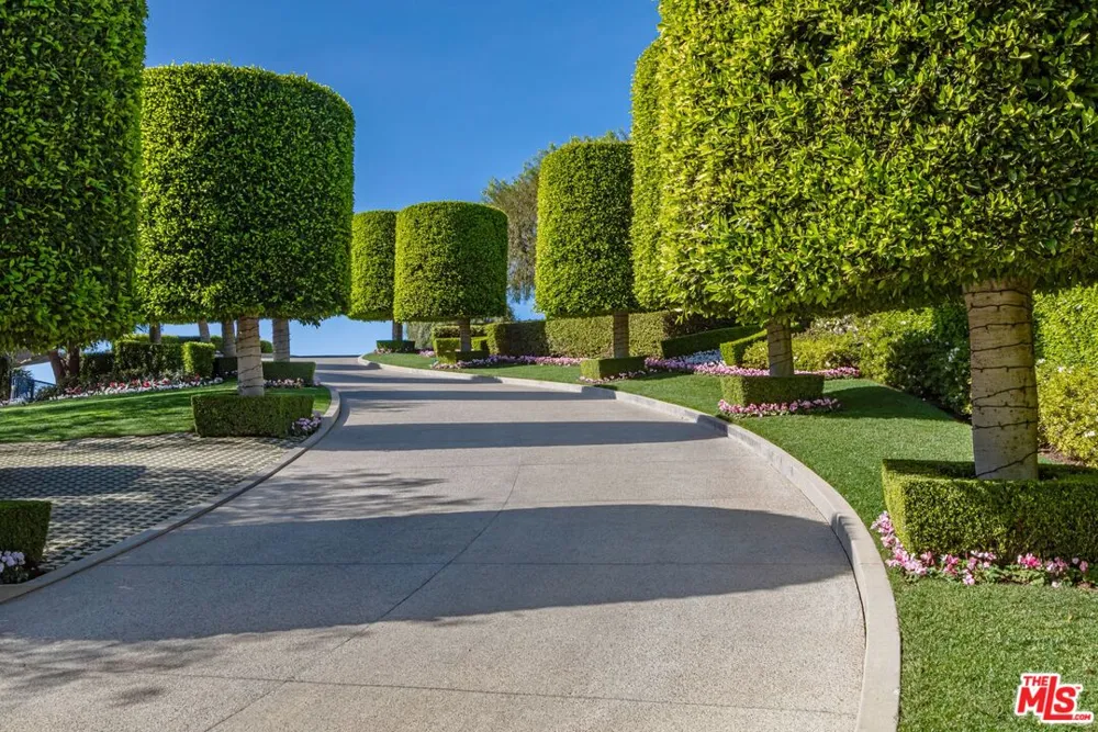 1309 Davies Drive Beverly Hills, CA 90210