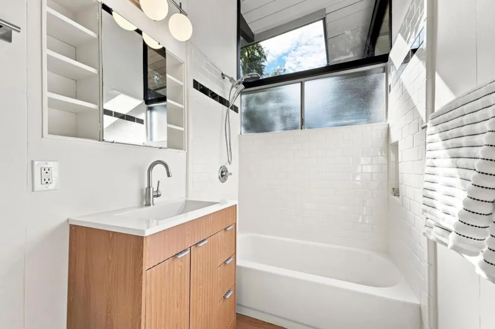 390 E Charleston Road Palo Alto, CA 94306