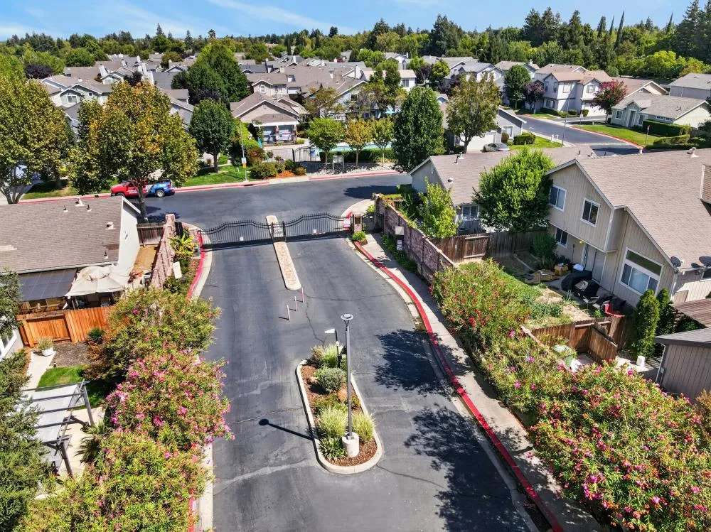 6416 Laguna Mirage Lane Elk Grove, CA 95758