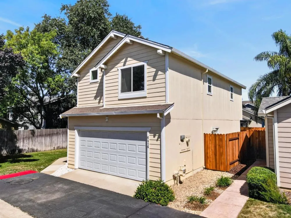 6416 Laguna Mirage Lane Elk Grove, CA 95758