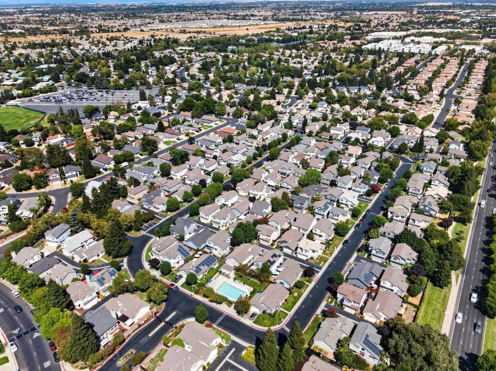 6416 Laguna Mirage Lane Elk Grove, CA 95758