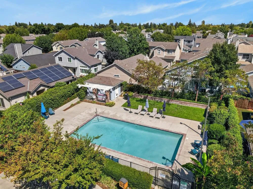 6416 Laguna Mirage Lane Elk Grove, CA 95758
